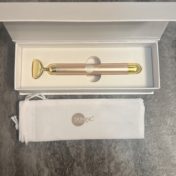 SKIN INC Sculpt Lift Bar in 24k Gold - Picture 4 of 4